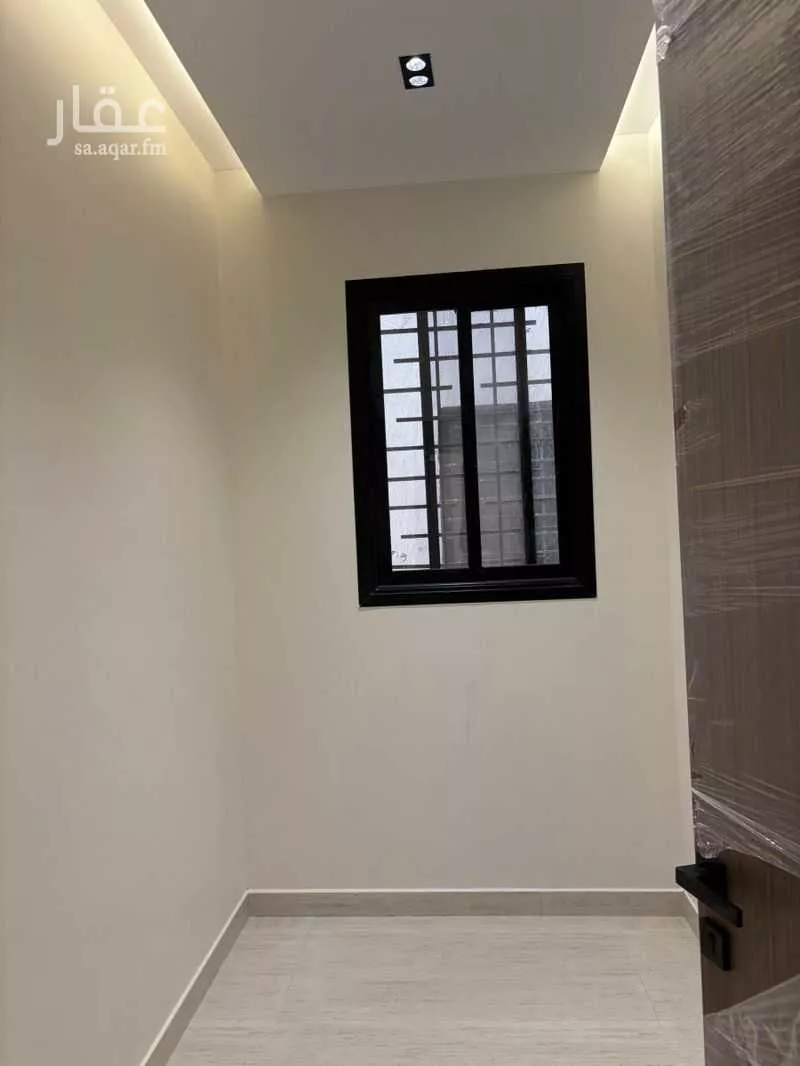 3 bedroom floor in Al Janadriyah 12