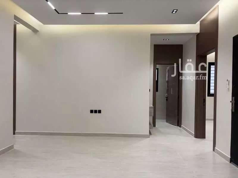 3 bedroom floor in Al Janadriyah 16