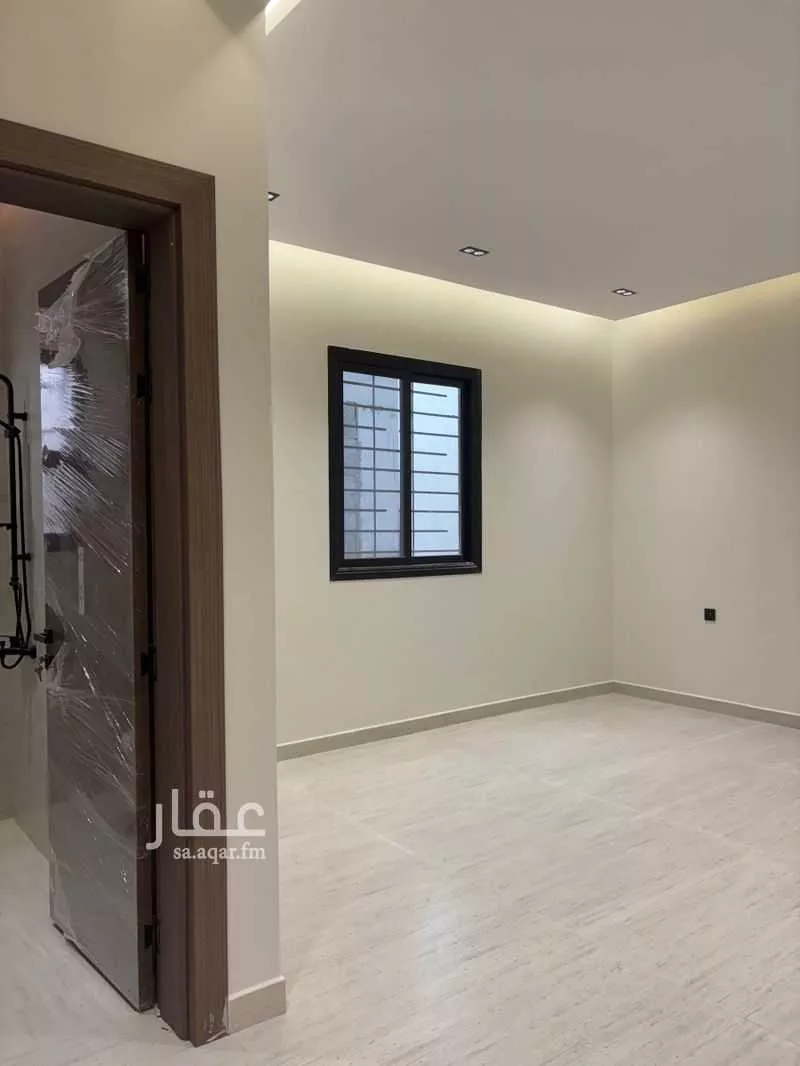 3 bedroom floor in Al Janadriyah 18