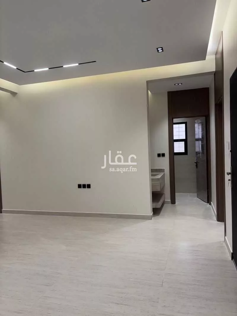 3 bedroom floor in Al Janadriyah 3