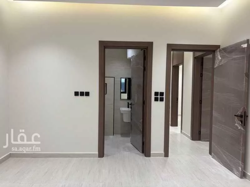 3 bedroom floor in Al Janadriyah 21