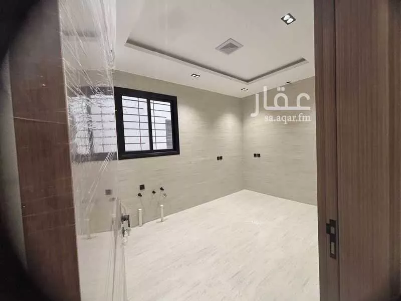 3 bedroom floor in Al Janadriyah 9
