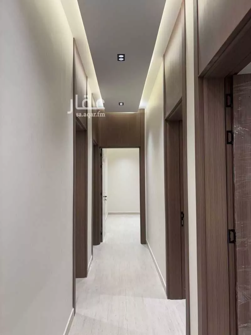 3 bedroom floor in Al Janadriyah 10