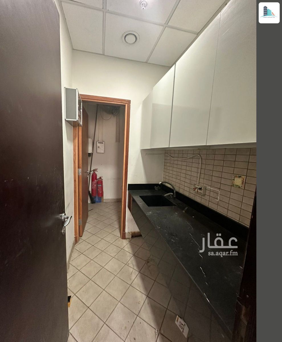 5 bedroom office in Al Wizarat, Riyadh 5