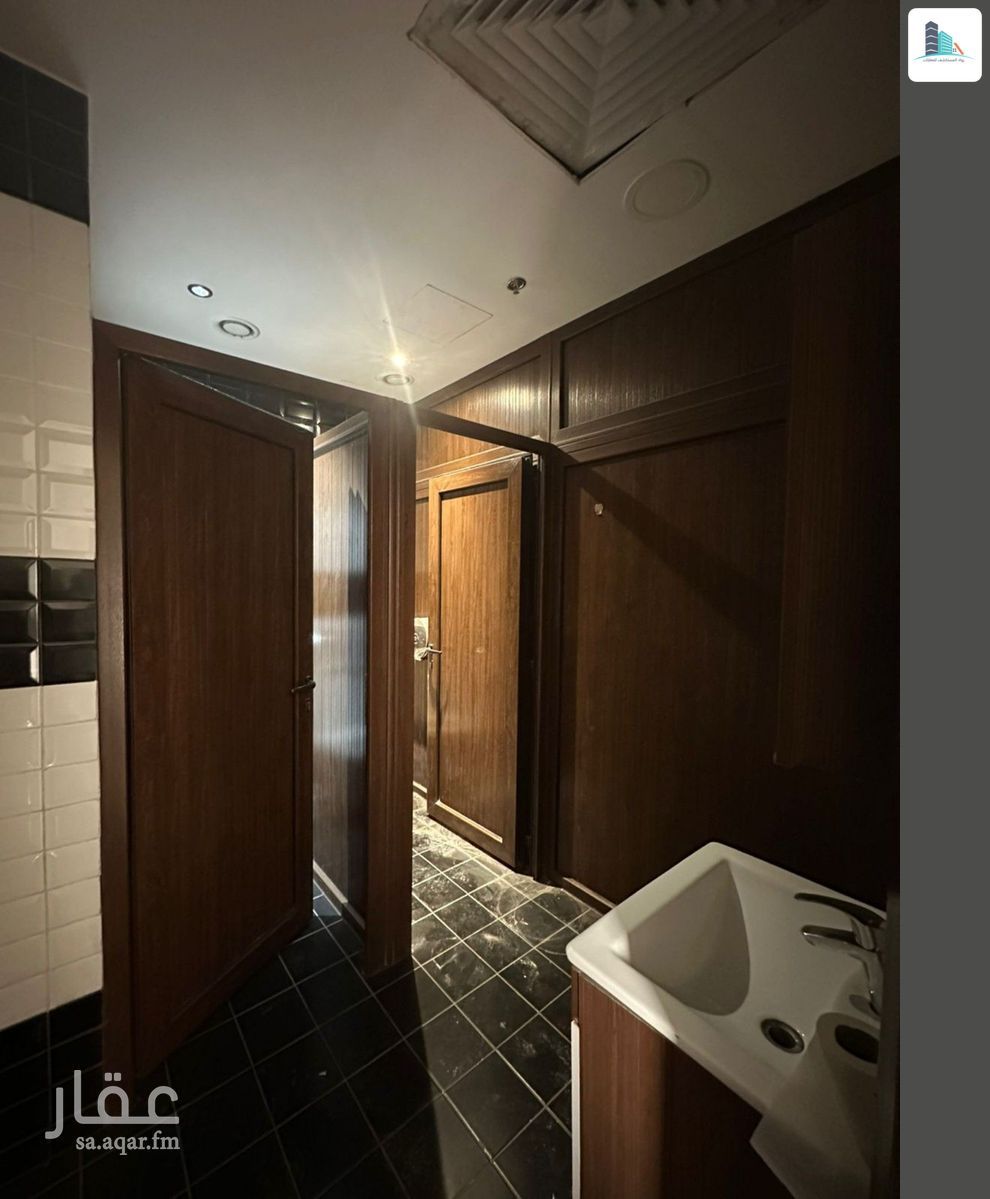 5 bedroom office in Al Wizarat, Riyadh 12