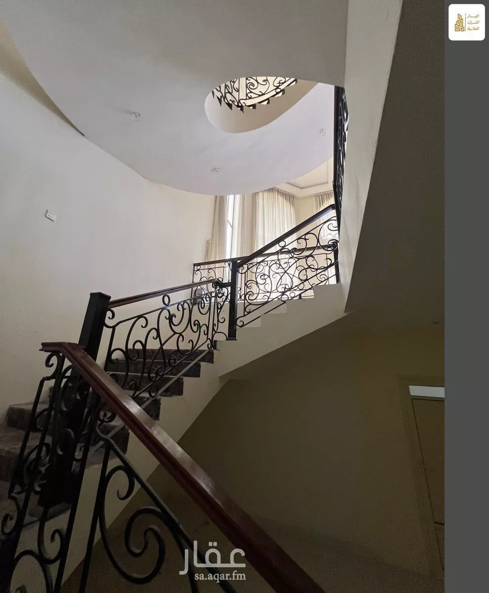 8 bedroom villa in Al Qusur 11