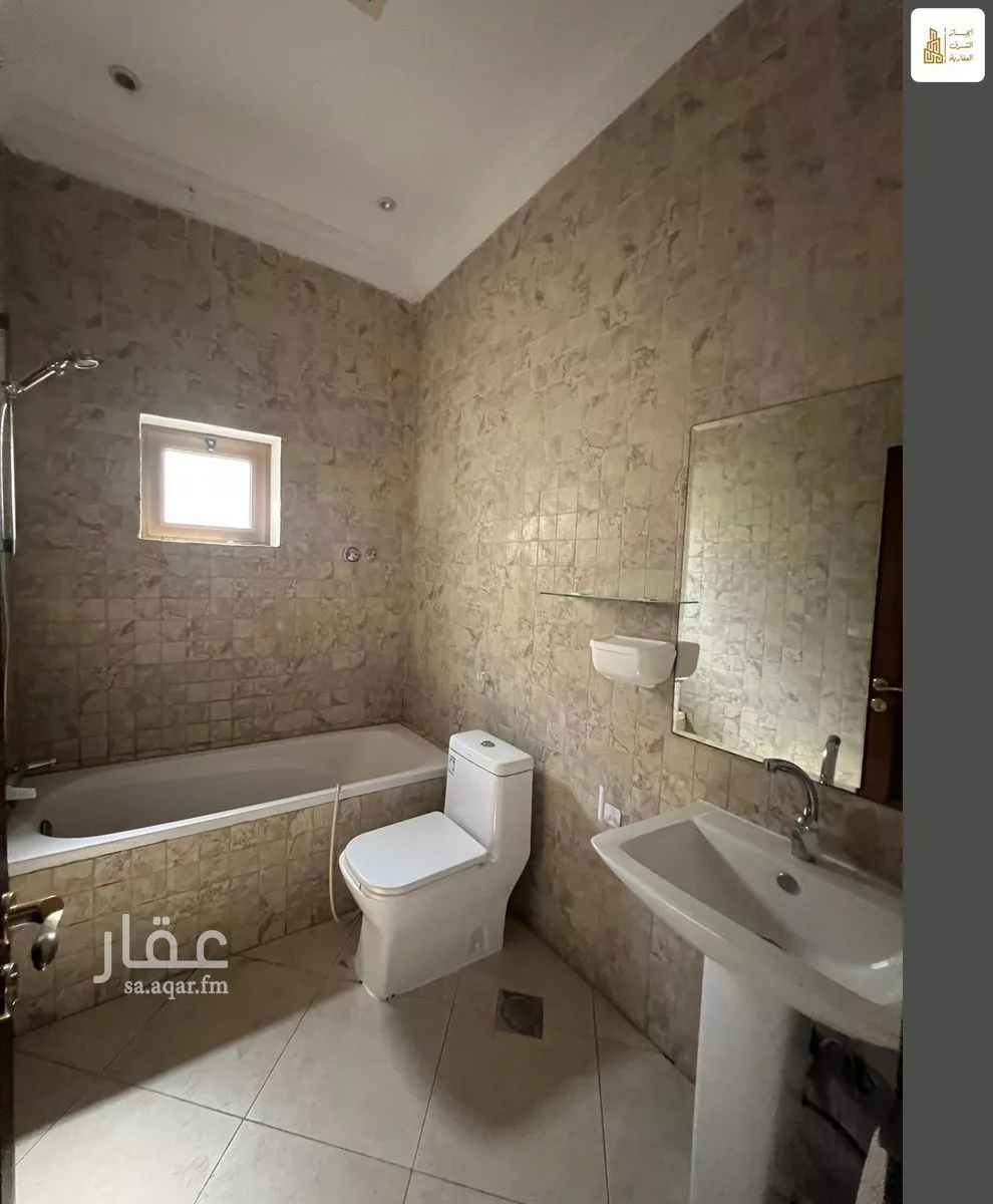 8 bedroom villa in Al Qusur 17