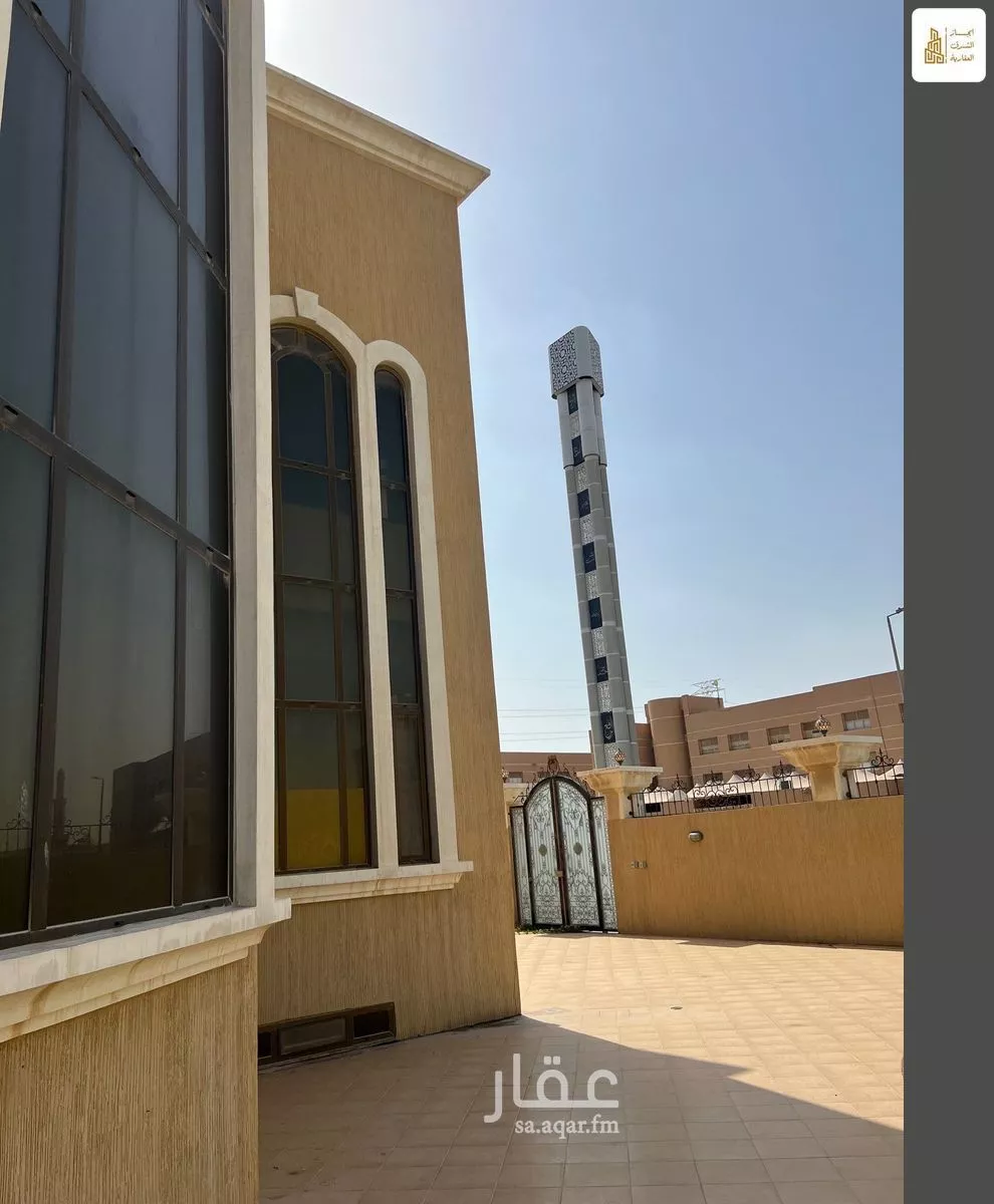8 bedroom villa in Al Qusur 3