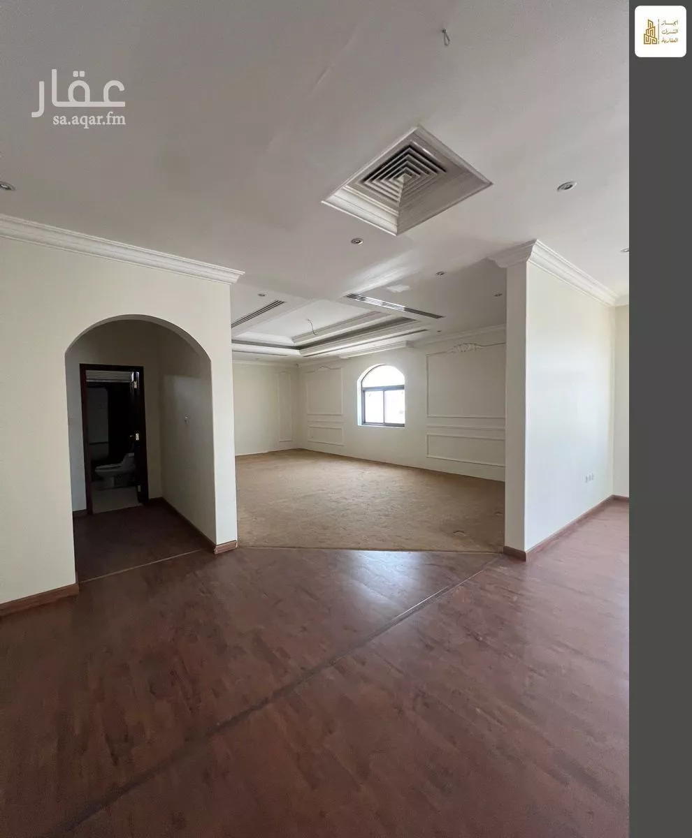 8 bedroom villa in Al Qusur 5