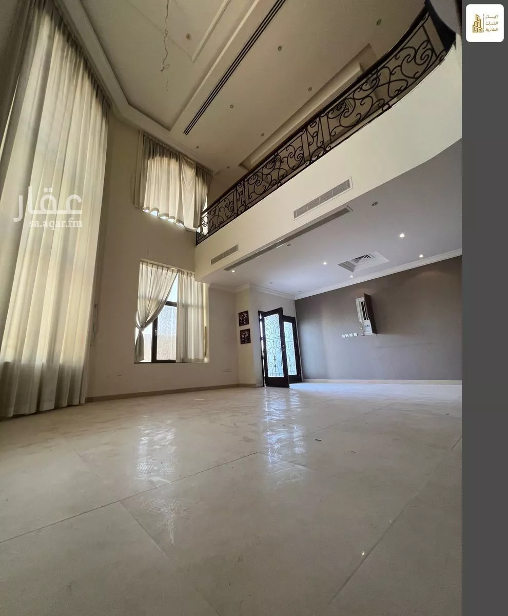 8 bedroom villa in Al Qusur 6