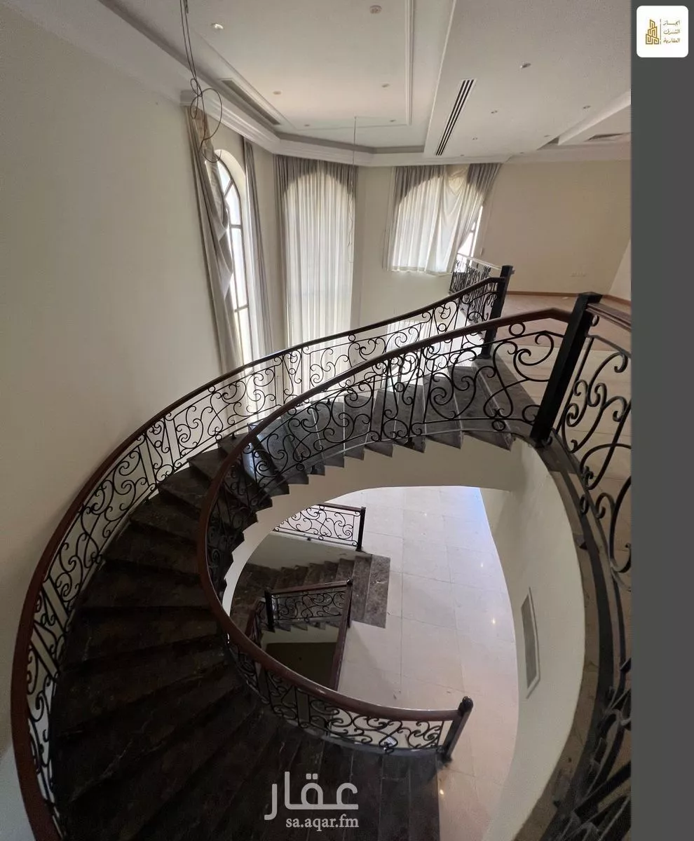 8 bedroom villa in Al Qusur 10