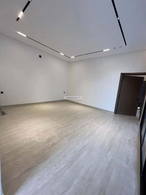 5 bedroom villa in Al Mahdiyyah 2