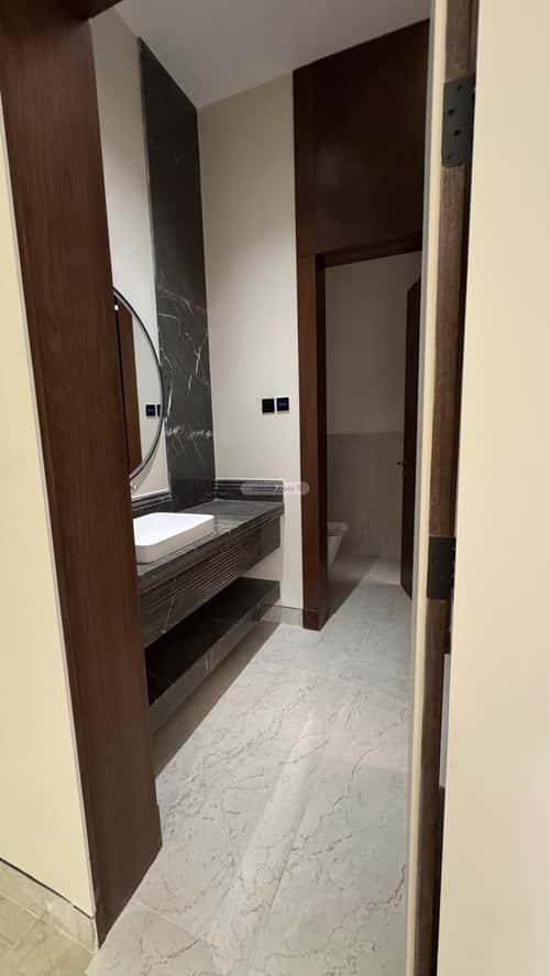 5 bedroom villa in Al Mahdiyyah 1