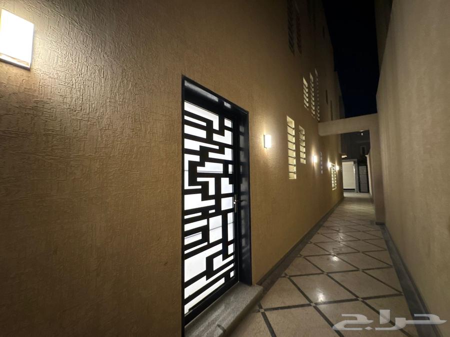 فيلا 8 غرف في النرجس 11