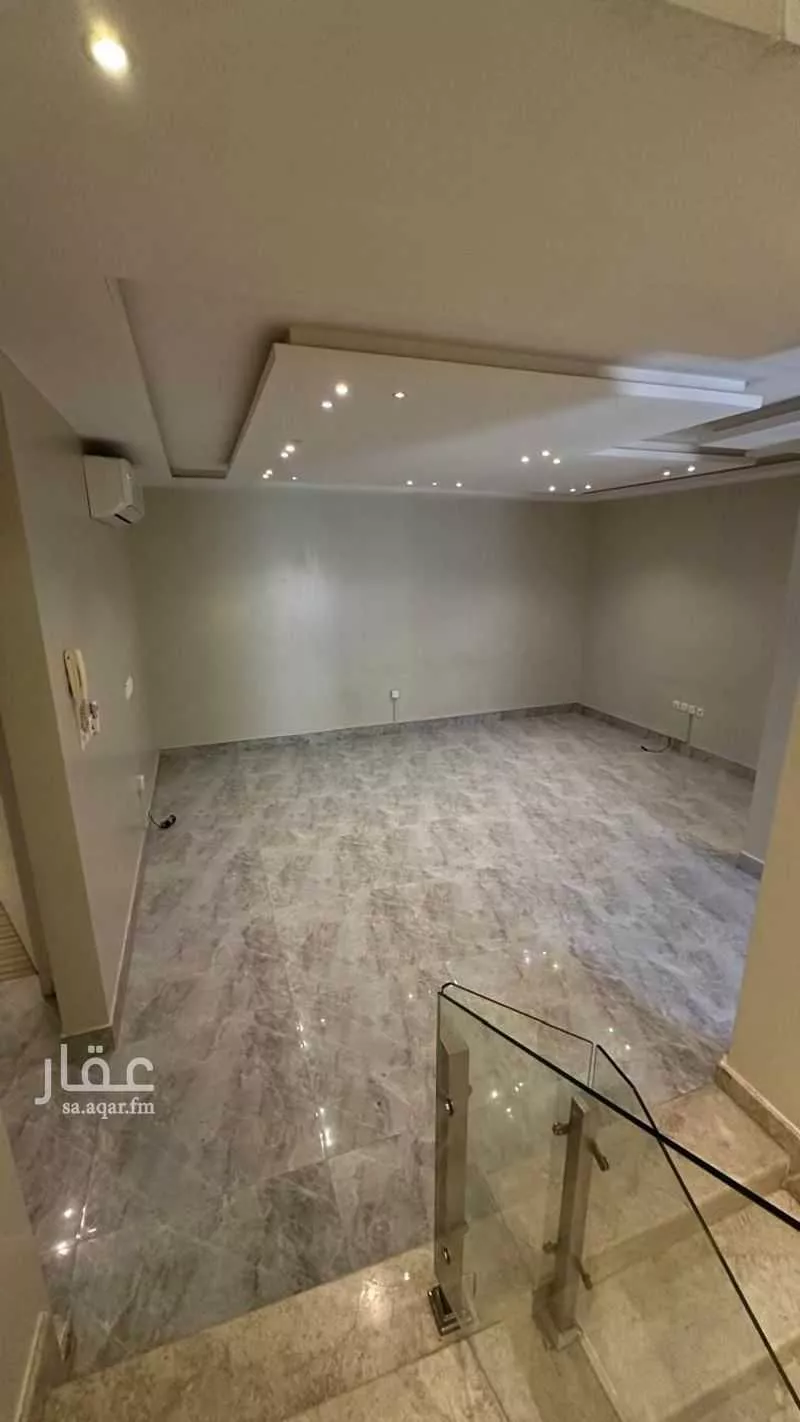 فيلا 8 غرف في العارض 11