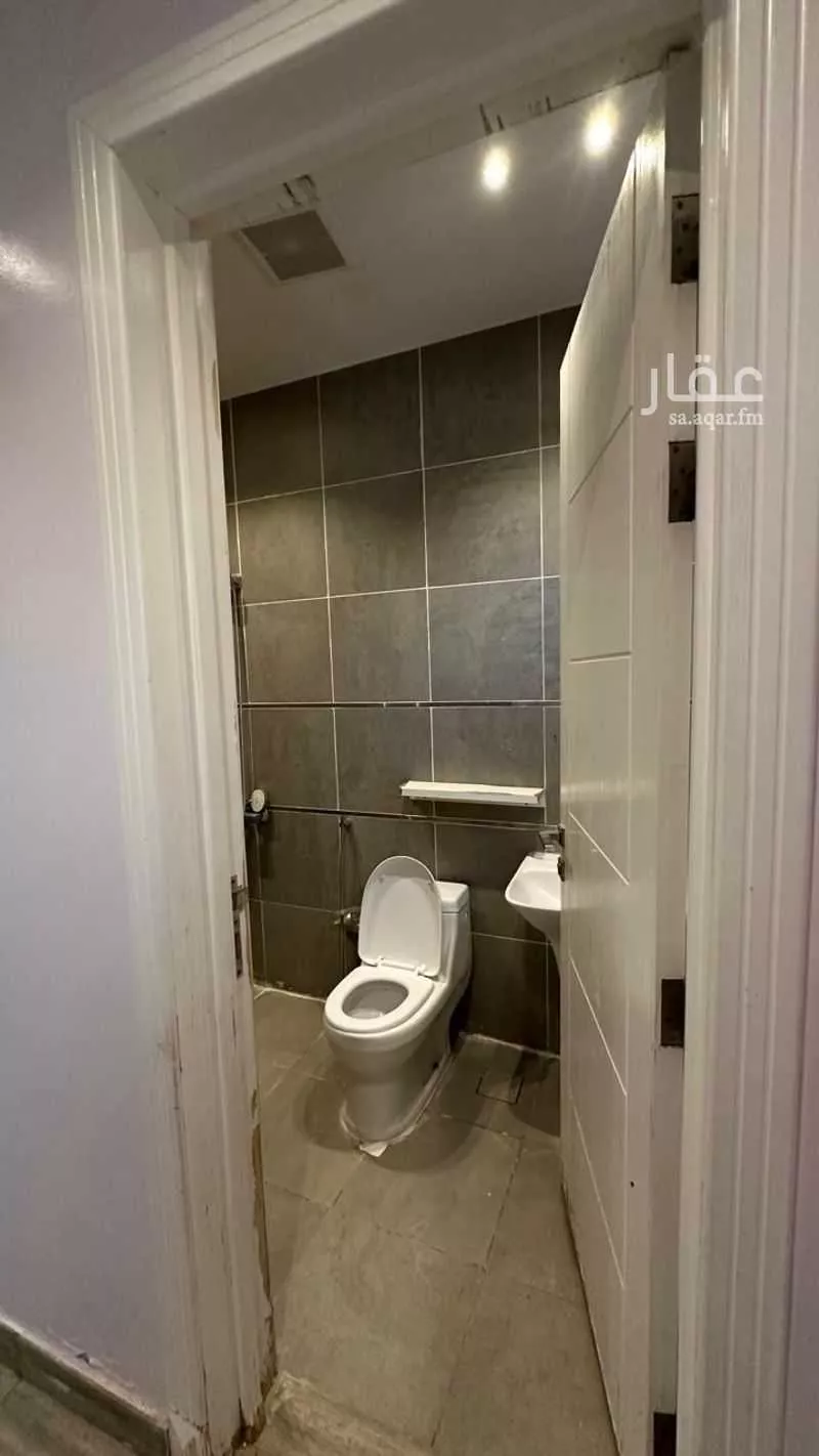 فيلا 8 غرف في العارض 20