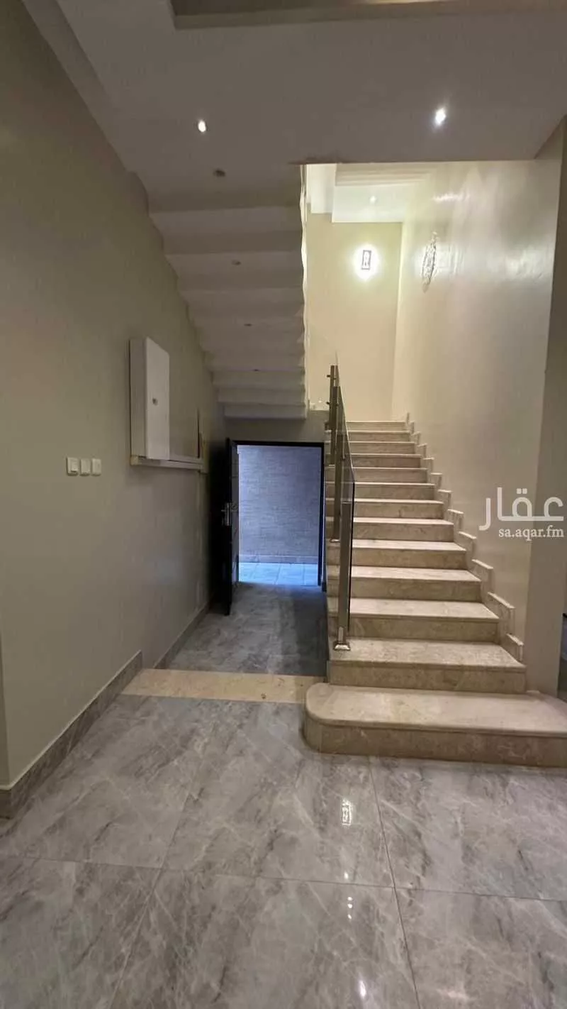 فيلا 8 غرف في العارض 7