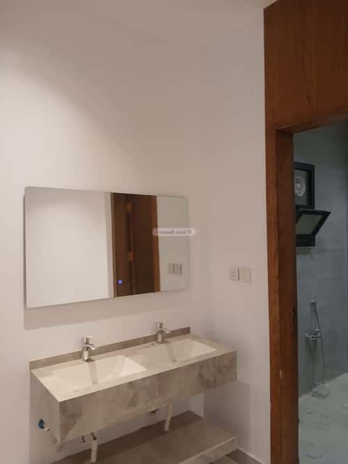 5 bedroom floor in Al Janadriyah 3