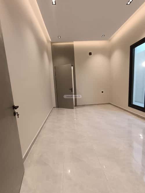 5 bedroom floor in Al Janadriyah 3