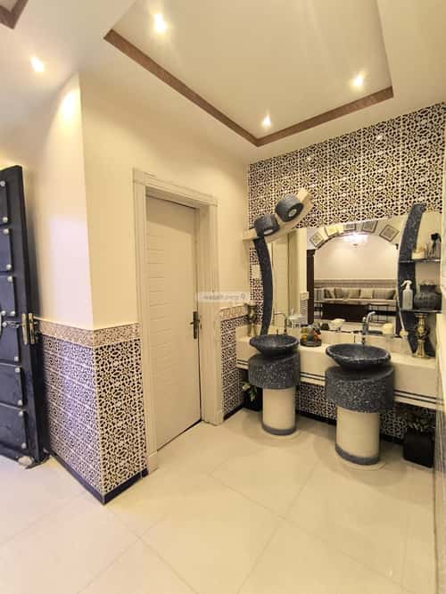 6 bedroom villa in Al Munsiyah 3