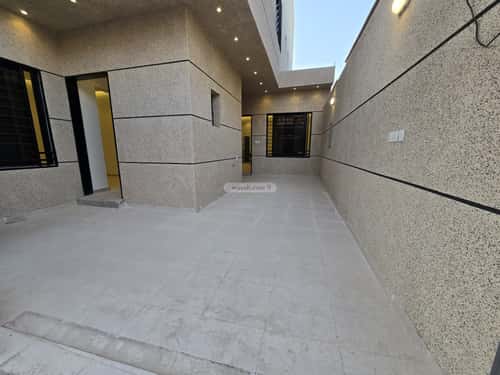 6 bedroom villa in Al Zahrah 4