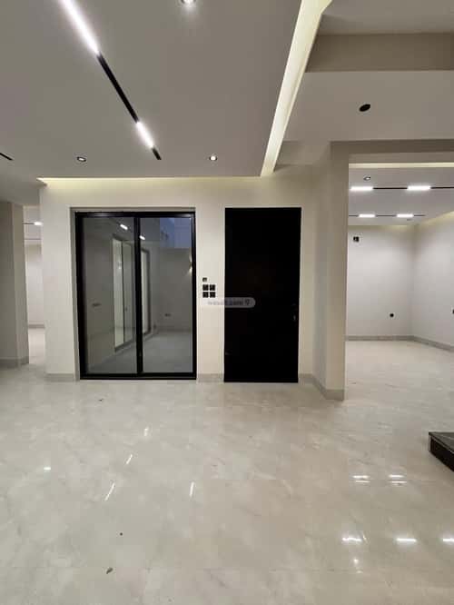 5 bedroom villa in Al Mahdiyyah 3