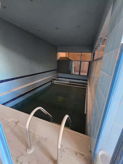 5 bedroom villa in Al Wadi 2