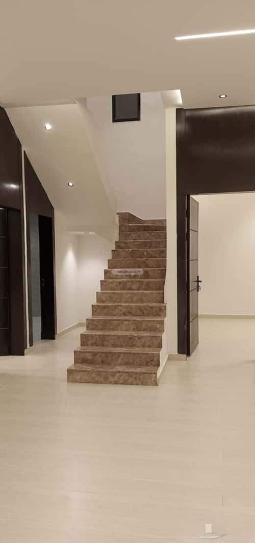 فيلا 4 غرف في الجنادرية 1