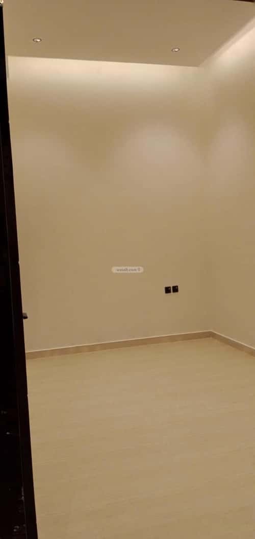 فيلا 4 غرف في الجنادرية 5