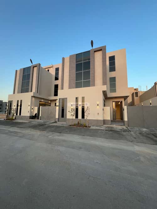 5 bedroom villa in Al Mahdiyyah 2