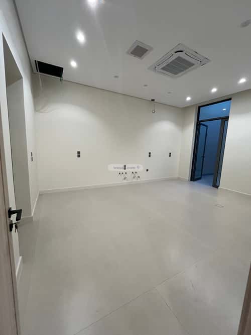 5 bedroom villa in Al Mahdiyyah 4