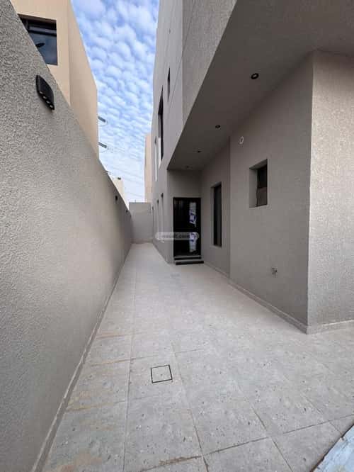 5 bedroom villa in Al Mahdiyyah 3