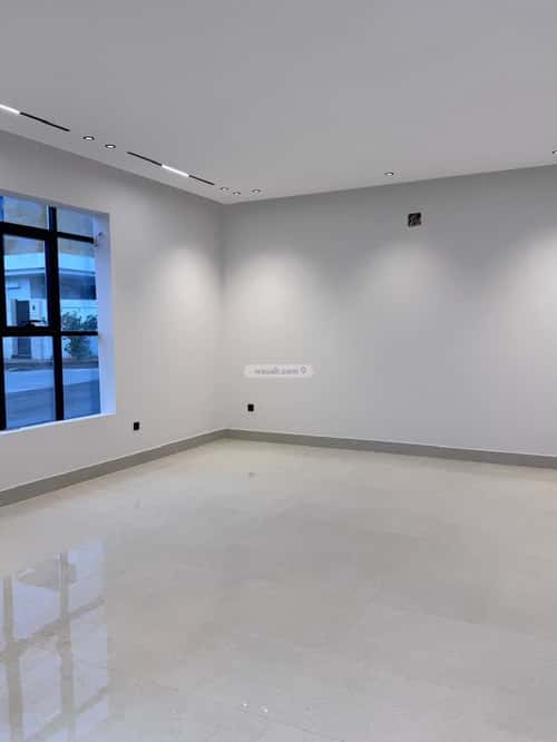 4 bedroom villa in Al Mahdiyyah 5