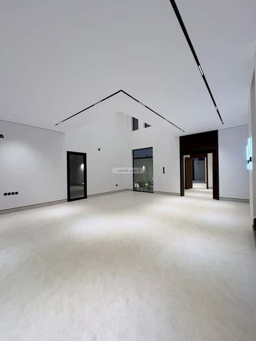 5 bedroom villa in Al Mahdiyyah 3