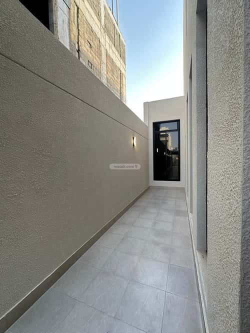 4 bedroom floor in Al Janadriyah 4