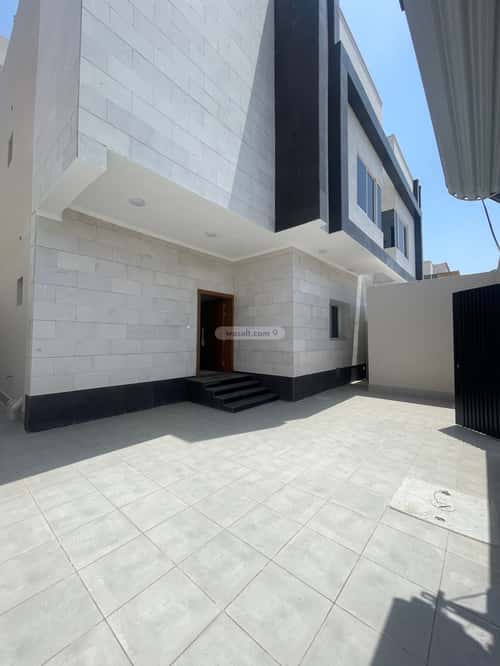 6 bedroom villa in Al Falah 1