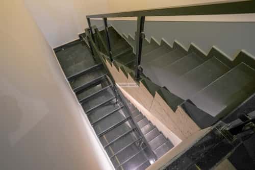 4 bedroom apartment in Dhahrat Laban 5