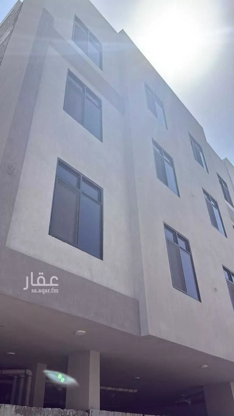 348 sqm building in Al Aqrabiyah 5