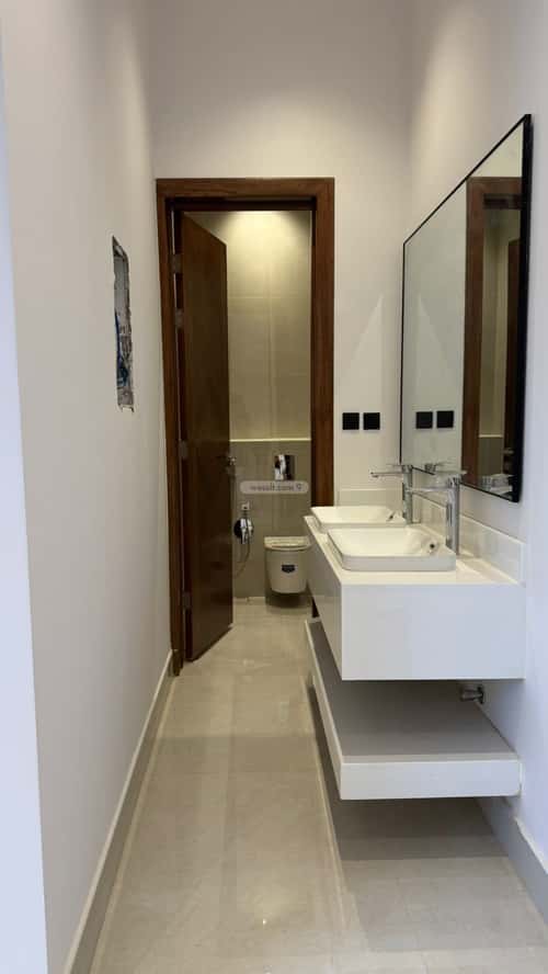 5 bedroom villa in Al Mahdiyyah 3