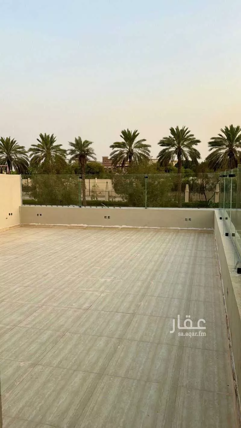 230 sqm shop in Laban 5