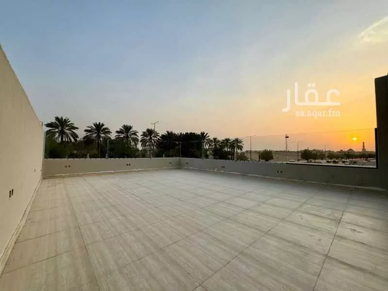 230 sqm shop in Laban 6