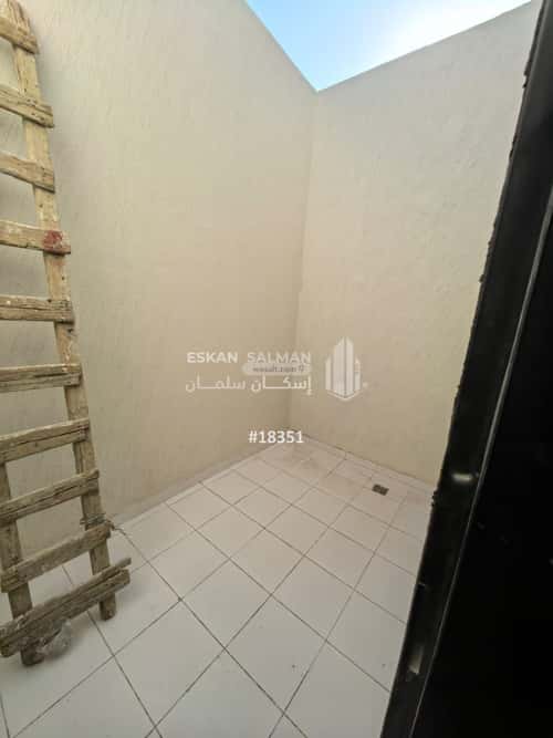 7 bedroom apartment in Al Janadriyah 4