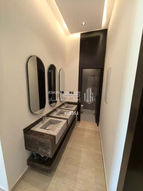 7 bedroom apartment in Al Janadriyah 10