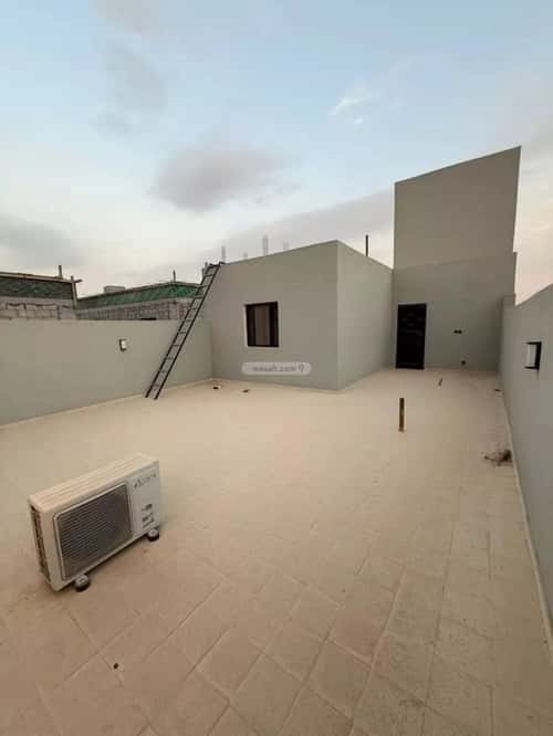 3 bedroom floor in Al Janadriyah 4