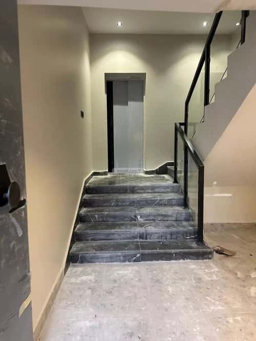 3 bedroom floor in Ishbiliyah 1