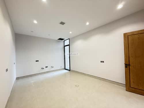 5 bedroom villa in Al Mahdiyyah 3