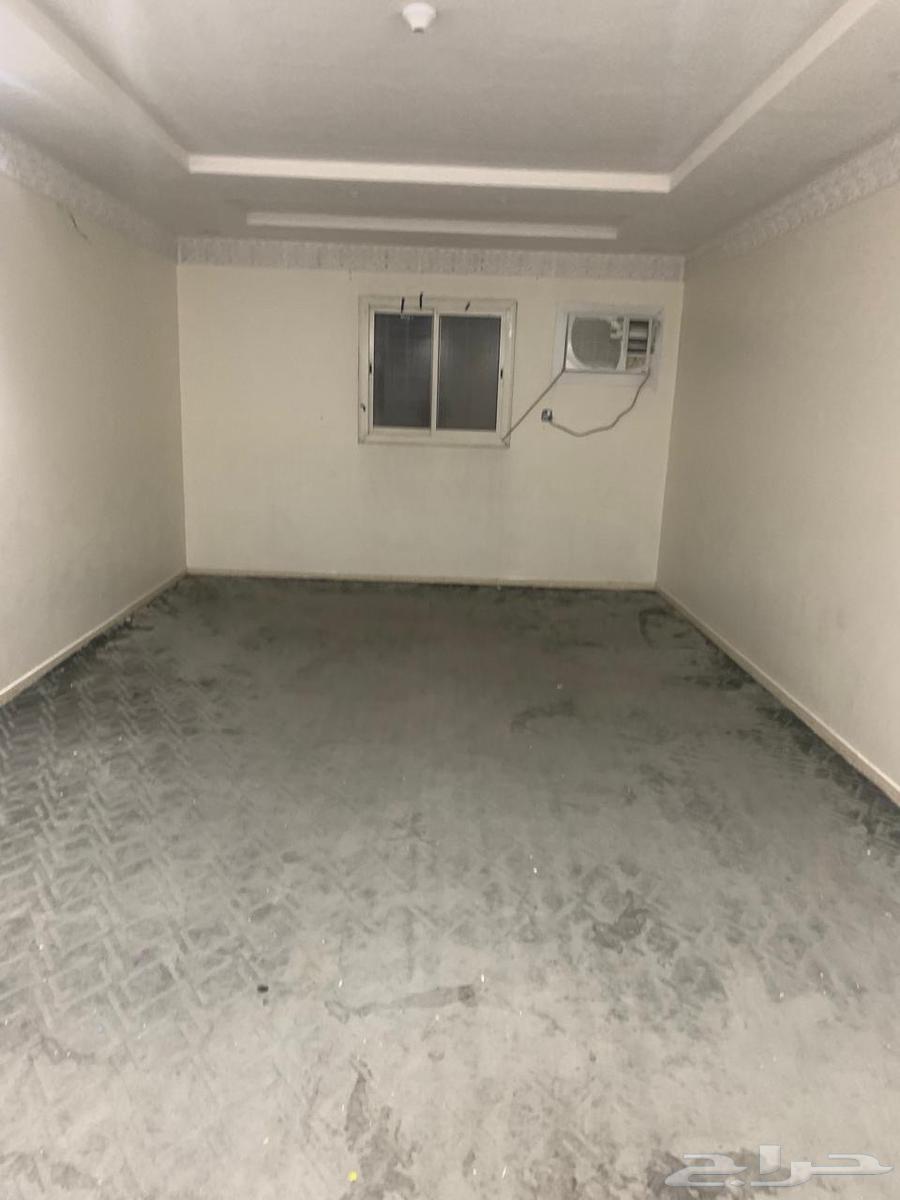 شقة 4 غرف في الرمال 2