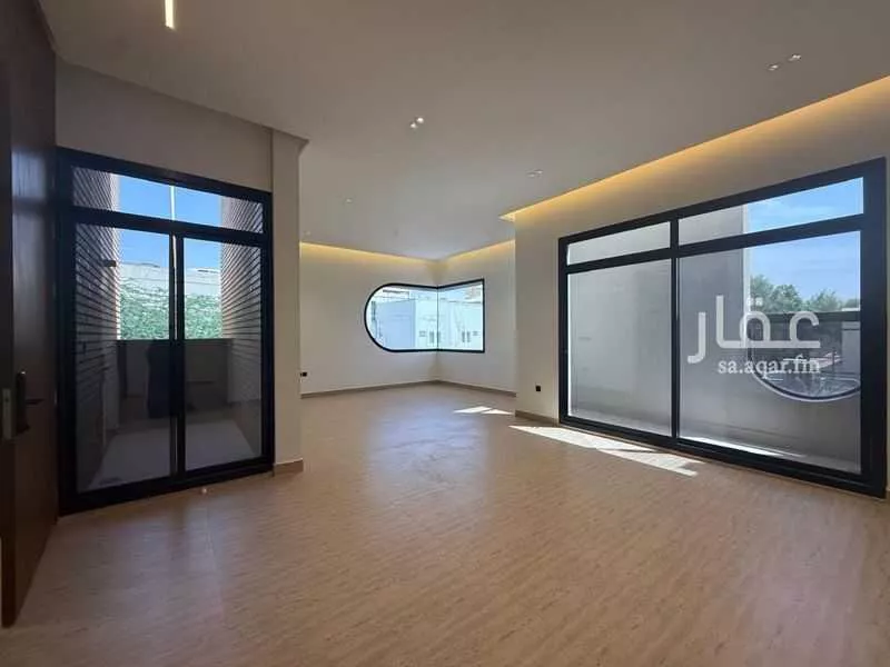 دور 4 غرف في الملك فهد 8