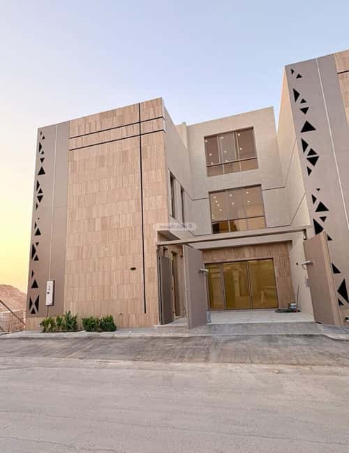 6 bedroom villa in Al Mahdiyyah 2