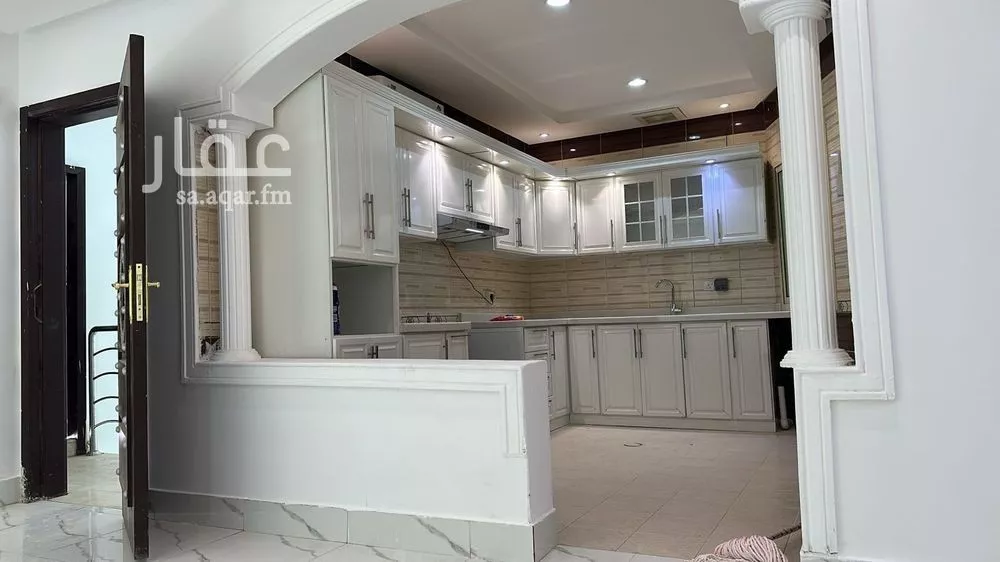 3 bedroom floor in Al Aridh 7